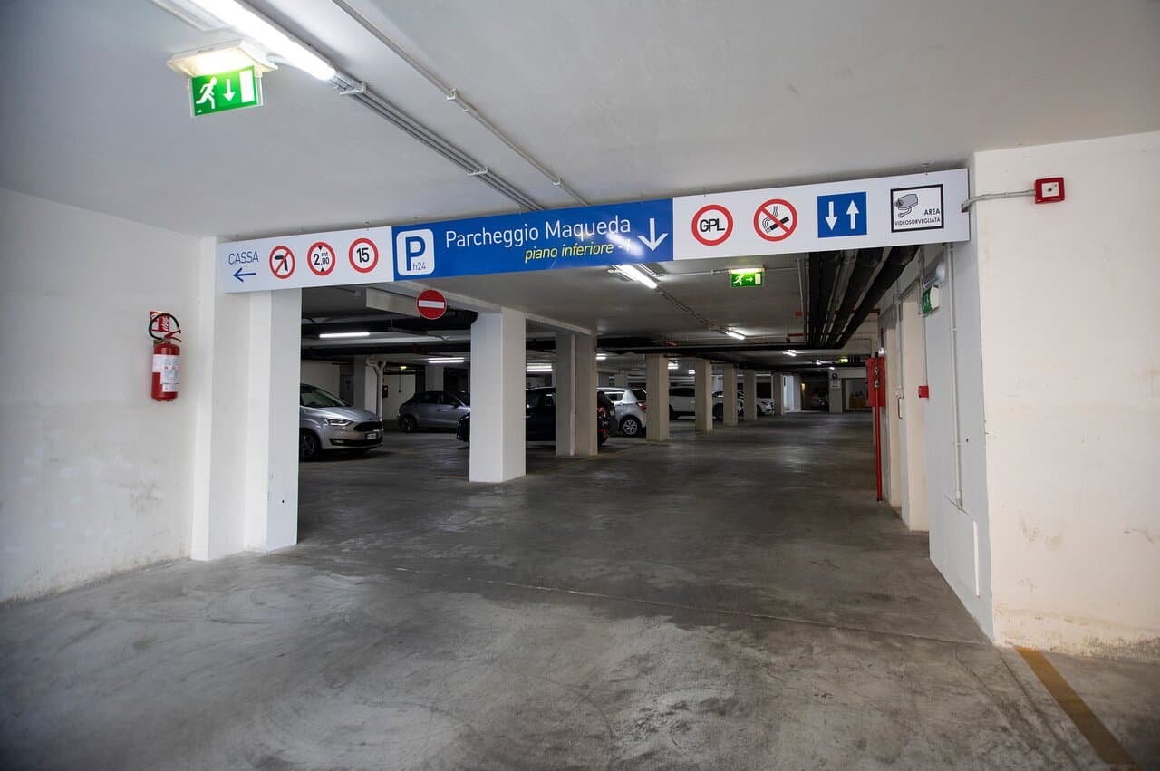 PARCHEGGIO MAQUEDA